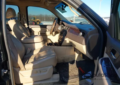 2007 GMC Yukon Xl 1500 Denali из США, поврежденный, VIN 1GKFK66857J304731